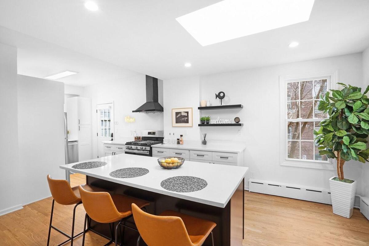 Top Rated All New Convenience And Style In Montclair Exterior foto